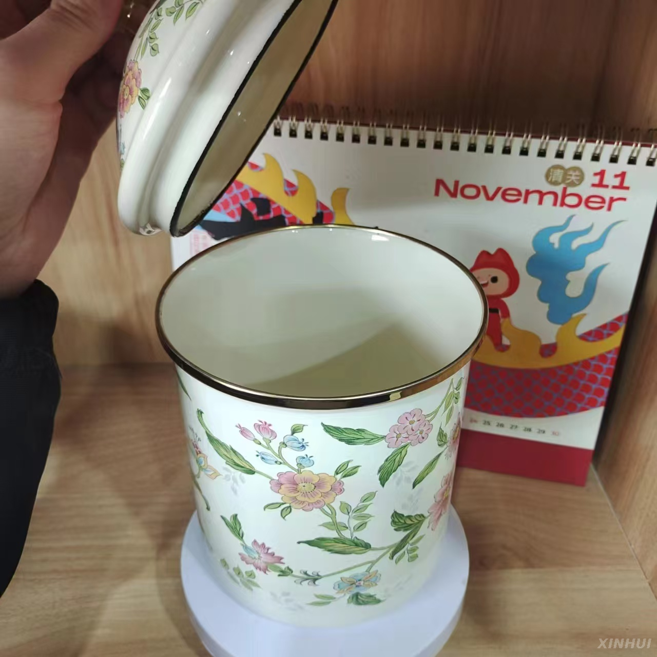 Practical decorative gift