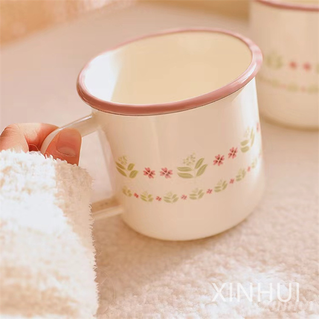 Wholesale Simple Flower Girlfriend Winter Gifts Porcelain Mug